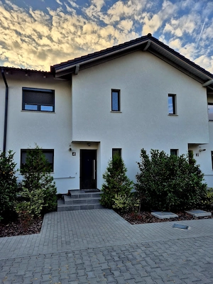 Casă înșiruită de vânzare în Sânandrei  104 m utili, 4 dormitoare, grădină privată  - imagine 2