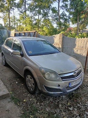 Dezmembrez masina.  Am un opel astra h din 2007.Masina are toate functionale doar ca sa dus chiloasa - imagine 4