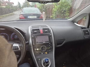toyota auris hybrid - imagine 6