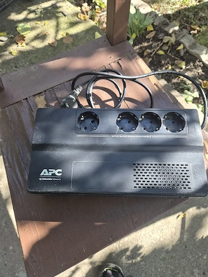 Vând UPS APC Schneider Electric BV650I-GR   defect