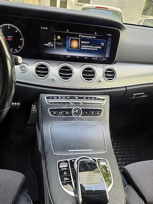 Mercedes-Benz E Mercedes Benz E200 - 2019 - Benzina   Mașină personală - imagine 4