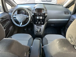 Opel Zafira 1.6 Benzina 116 Cp an 2012 - imagine 6