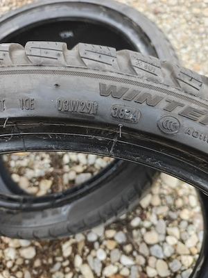 Vând Set 2 Anvelope Iarnă Pirelli Winter Sottozero 3 (RunFlat) 255/35/19