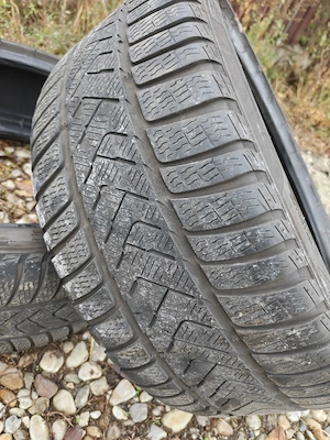 Vând Set 2 Anvelope Iarnă Pirelli Winter Sottozero 3 (RunFlat) 255/35/19 - imagine 2