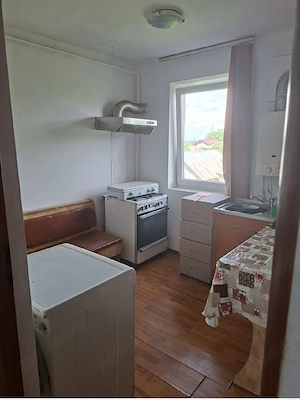 Vand apartament 2 camere decomandat in Calinesti Prahova  - imagine 5