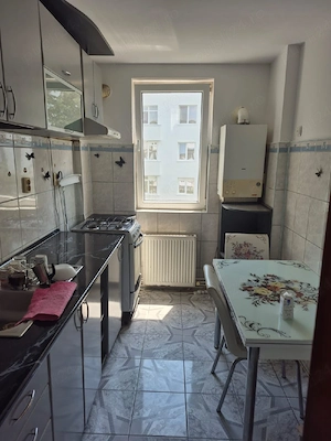 Ofer spre Chirie Ap 3 Cam dec et .3 Central ,350 Euro   luna  - imagine 7