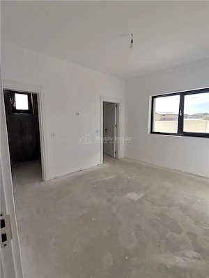 PANTELIMON, vila parter 4 camere, 2 bai, 2 terase SU =100 mp Teren 346 mp - imagine 12