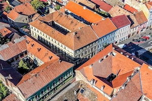Imobil istoric de mari dimensiuni, în Piața Avram Iancu - imagine 2
