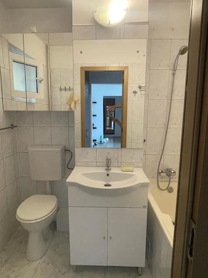  Apartament cu 3 camere de vânzare în Găvana, zonă liniștită  - imagine 8