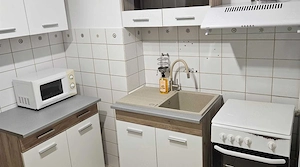 Apartament  2 Camere Decomandat Etajul 1 Centrala Proprie Zona Baba Dochia - imagine 6