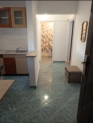 Închiriez apartament cu două camere decomandate etaj 3 in micro 17  - imagine 5