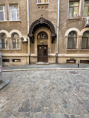 Garsoniera renovata Piata Lahovari Piata Romana ASE-curte privata, acces auto - imagine 9