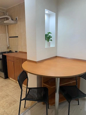 Inchiriez apartament cu 2 camere, Et. 1, Str. Salciei