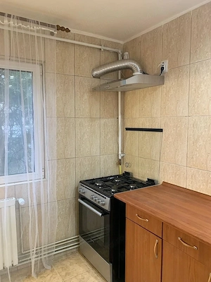 Inchiriez apartament cu 2 camere, Et. 1, Str. Salciei - imagine 3