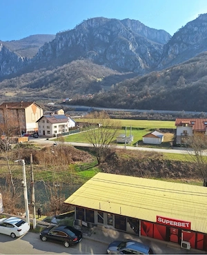 apartament cu 4 camere de vanzar in Baile herculane la super pret  - imagine 9