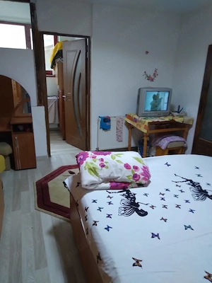 Inchiriez ap la casa 48 mp Sibiu 3 camere - imagine 9