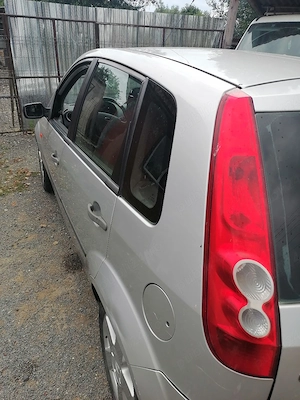 Ford fiesta 1.4 benzina  - imagine 4