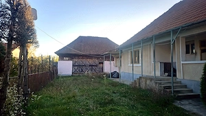 Casa si teren in centrul comunei Cicarlau, Maramures - imagine 3