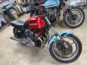 Suzuki GSX750 1980 & 1982   două motociclete clasice + lot piese originale - imagine 2