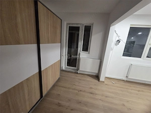 Apartament 2 camere renovat, etaj 1 – Micro 6, T #226;rgovi #537;te - imagine 4