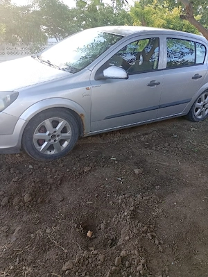 Vând Opel Astra H