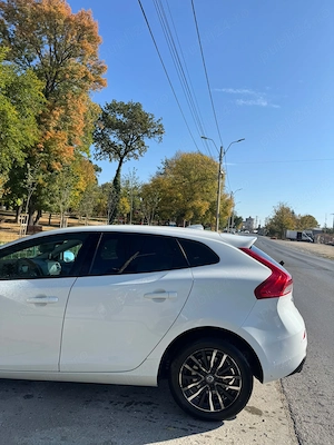 Volvo v40 diesel cutie automată  - imagine 4