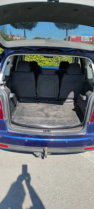Vind autoturism  Vw Touran ideal pentru  o familie numeroasa - imagine 3