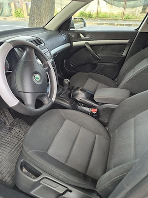 Skoda Octavia  - imagine 2