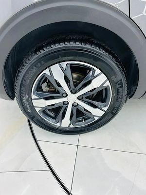 Peugeot 5008 - imagine 9