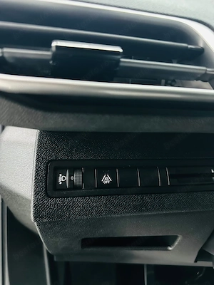 Peugeot 3008 - imagine 12
