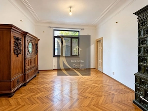 Apartament 3 camere cu arhitectură clasică tavane înalte