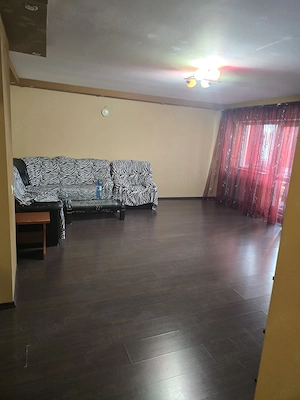 Închiriez apartament 3 camere