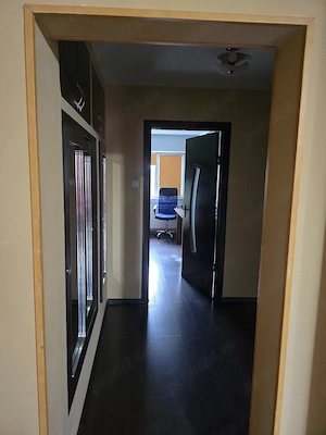 Închiriez apartament 3 camere - imagine 7