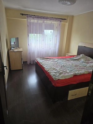 Închiriez apartament 3 camere - imagine 8