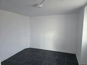 Spatiu de inchiriat pe str. Cetatii nr 46, compus dintr-o camera (3,2x3,5), hol 1x1,5 și baie 1x1,5.