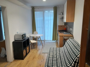 Închiriez apartament Floresti 