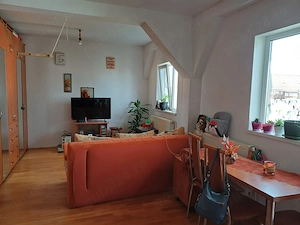 Vând apartament la mansardă Cedonia