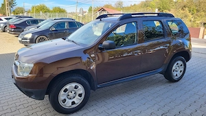 Dacia Duster 1.6 Benzina Laureate  - imagine 9