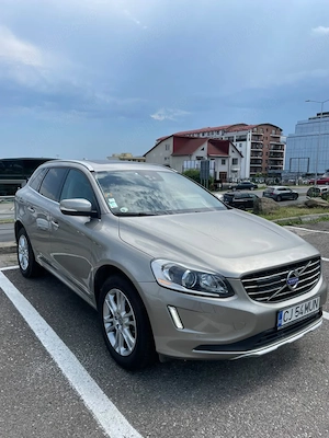 Vand Volvo XC 60 D4 Geartronic Summum - imagine 2