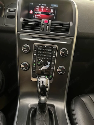 Vand Volvo XC 60 D4 Geartronic Summum - imagine 7