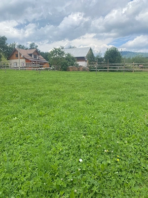 Vand teren intravilan 2600 mp si casa  batraneasca in Slatioara -Suceava