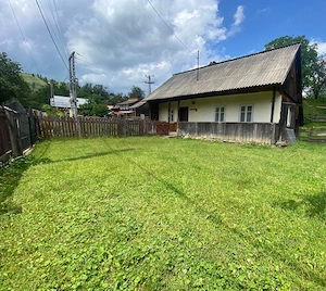 Vand teren intravilan 2600 mp si casa  batraneasca in Slatioara -Suceava - imagine 5