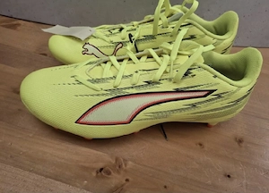 Ghete de fotbal cu crampoena puma future marime 42