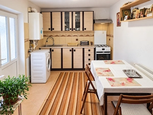Vând casă cu etaj, 4 camere, balcon, grădină și anexe   Făurei - imagine 3