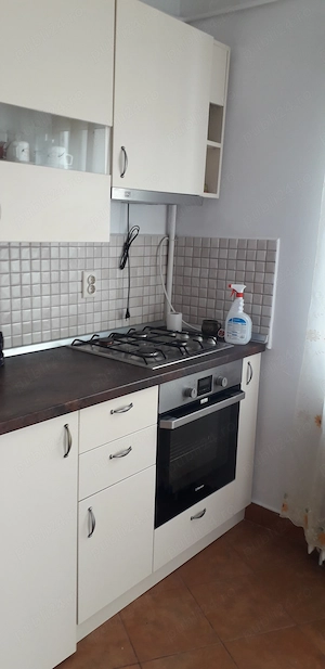 Închiriez apartament cu 2 camere decomandate, 2 balcoane, mobilat și utilat complet in Grigorescu - imagine 3