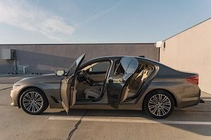 BMW 520d G30 2017 190 CP Sport Line, Shadow, Piele, Navi, HeadUp, HiFi, Led Adaptiv - imagine 6