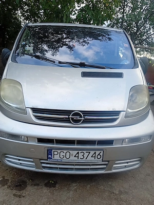 Vând mașină Opal Vivaro 8+1 locuri.
