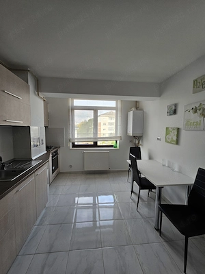 Apartament cu 2 camere + parcare inclusă - imagine 3