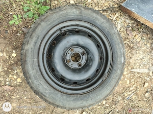 Jante tabla 15 zoll gama Dacia Logan / Renault Clio cu pneuri de iarna.