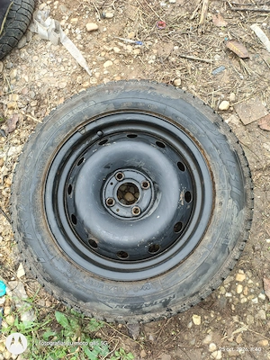 Jante tabla 15 zoll gama Dacia Logan / Renault Clio cu pneuri de iarna.